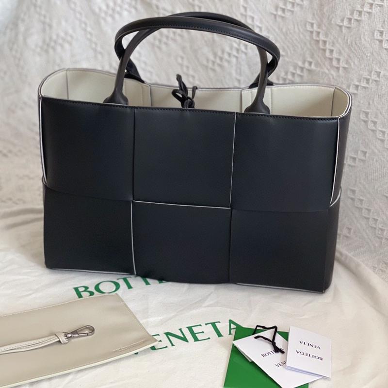 Bottega Veneta Handbags 609175 Plain Black Collar White